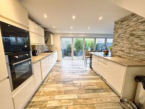 Photo 17- click for photo gallery